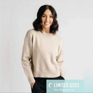 ZYIA Active Cream Cable-Knit Crewneck Sweater – Women’s M